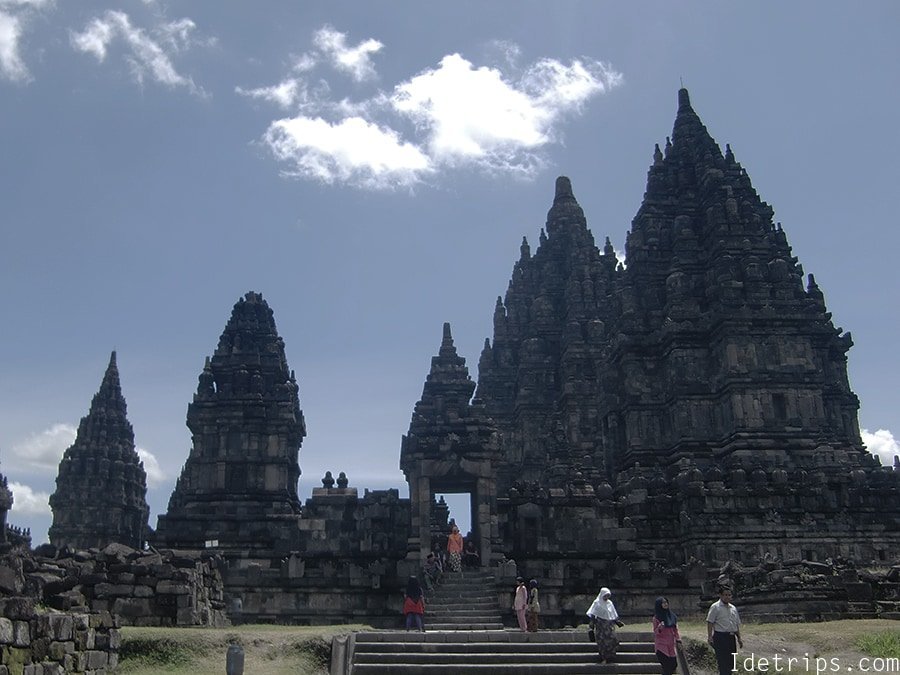 Shiva temple the biggest temple in prambanan