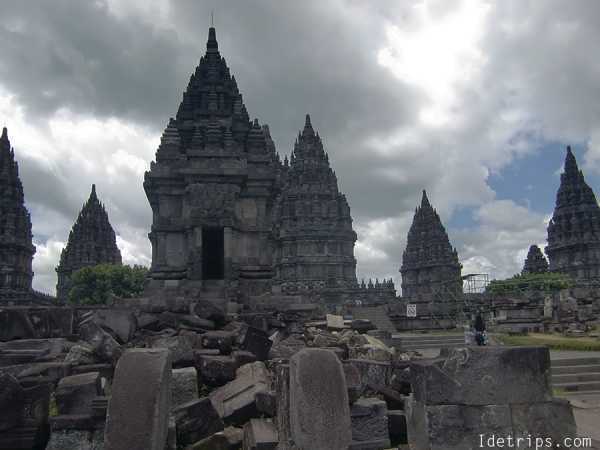 The ruin and splendid temple in Prambanan
