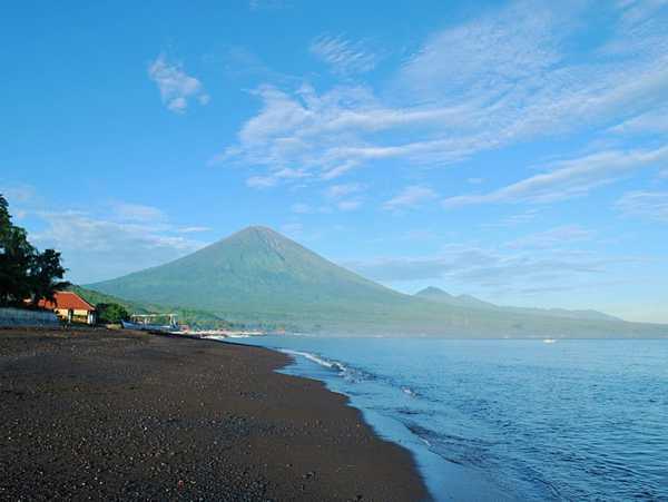 View of the mountain. Img: wikicommons/Ben Godfrey