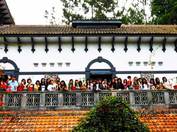 Group Tour Ullen Sentalu