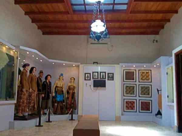 Koleksi Batik