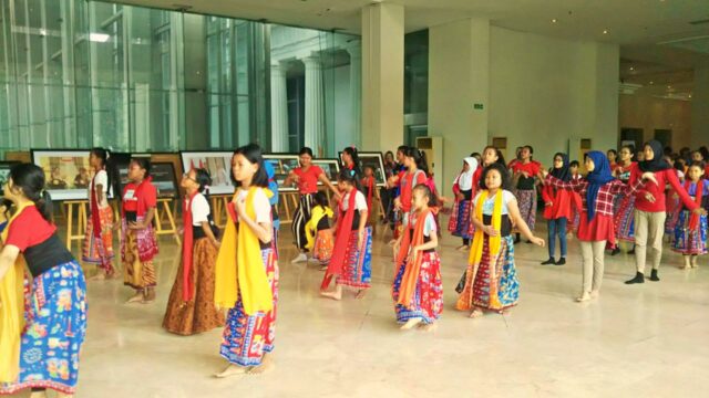 traditional dance class at national museum jakarta 