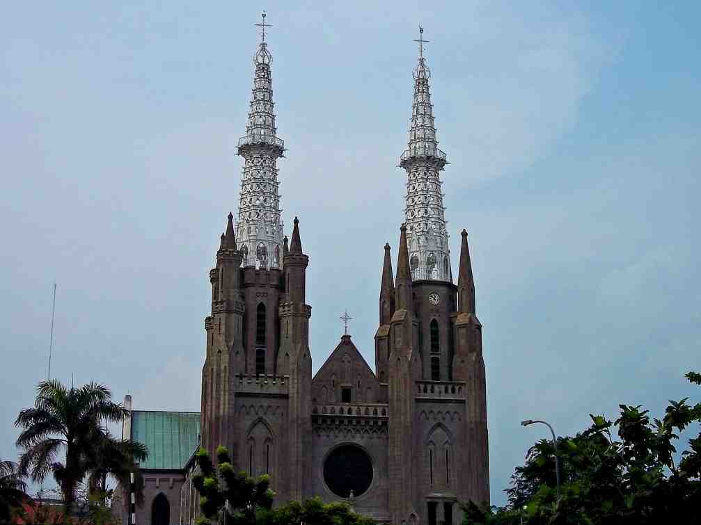 Jakarta Cathedral Religious Site & Museum - IdeTrips