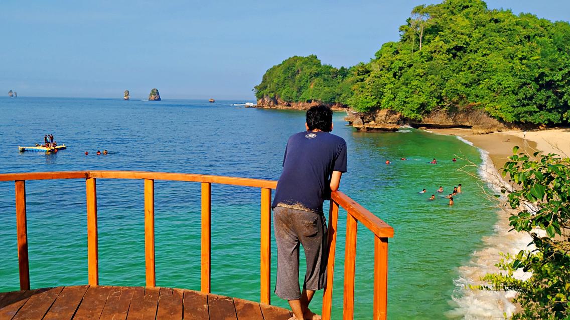 Observation deck pantai tiga warna