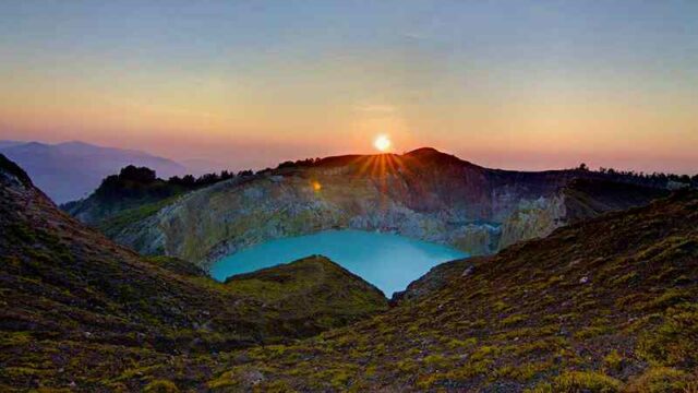 Kelimutu National Park Sunrise At The Top of Kelimutu