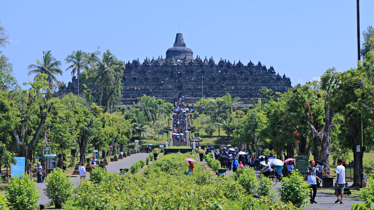 Lumbini Park Borobudur temple