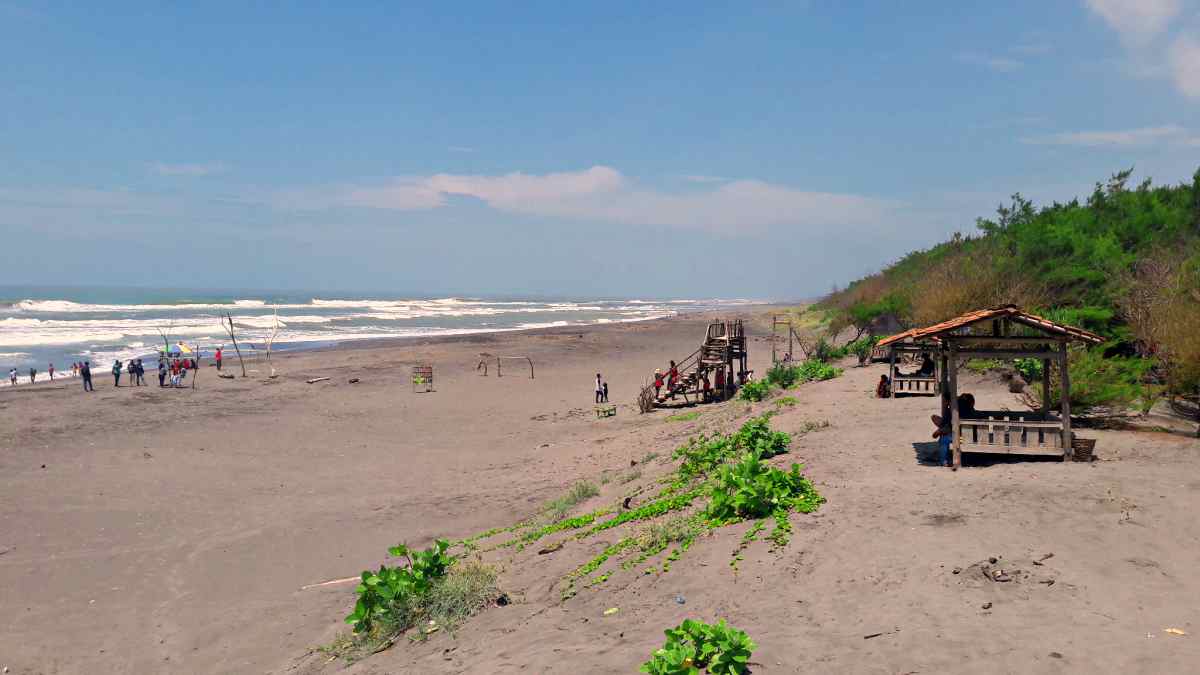 cemara sewu beach