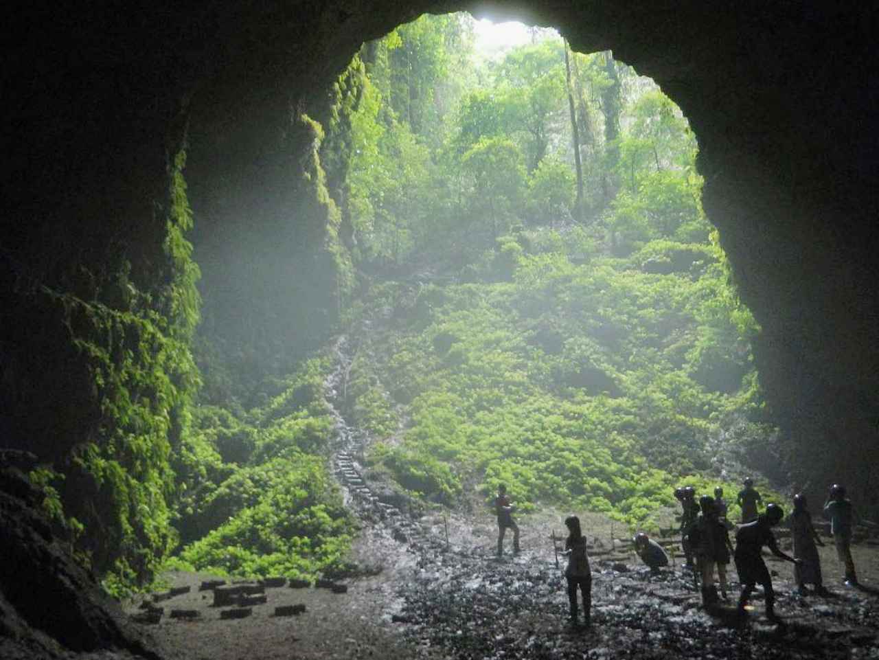 light of paradise jomblang cave 