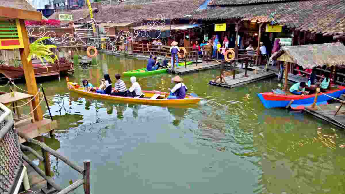 floating market museum angkut