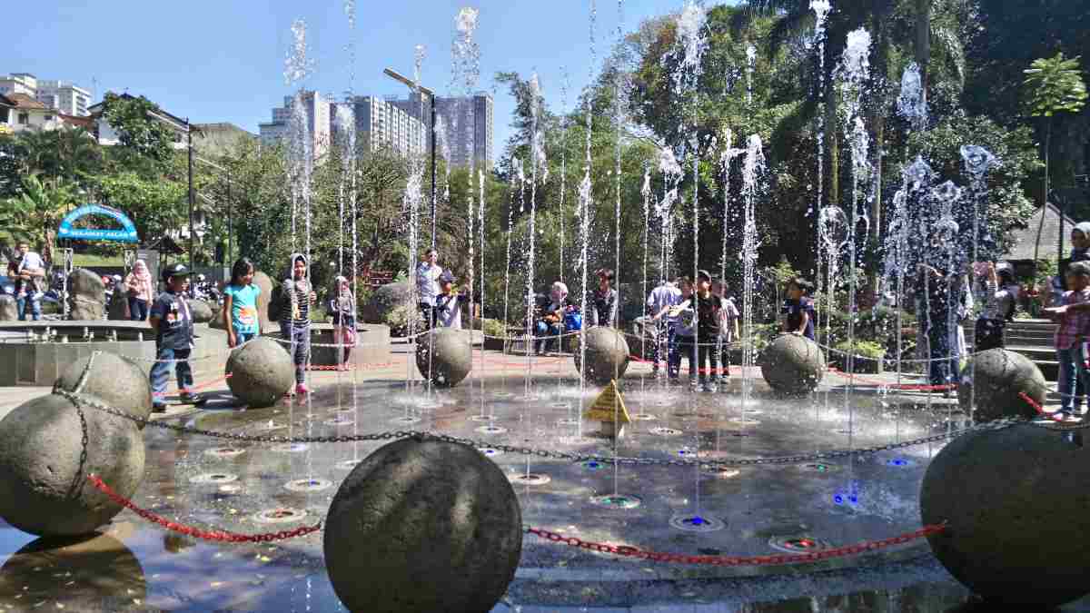 Water Dance Teras Cikapundung