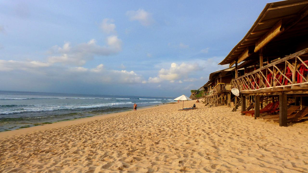 Balangan beach modest cafe