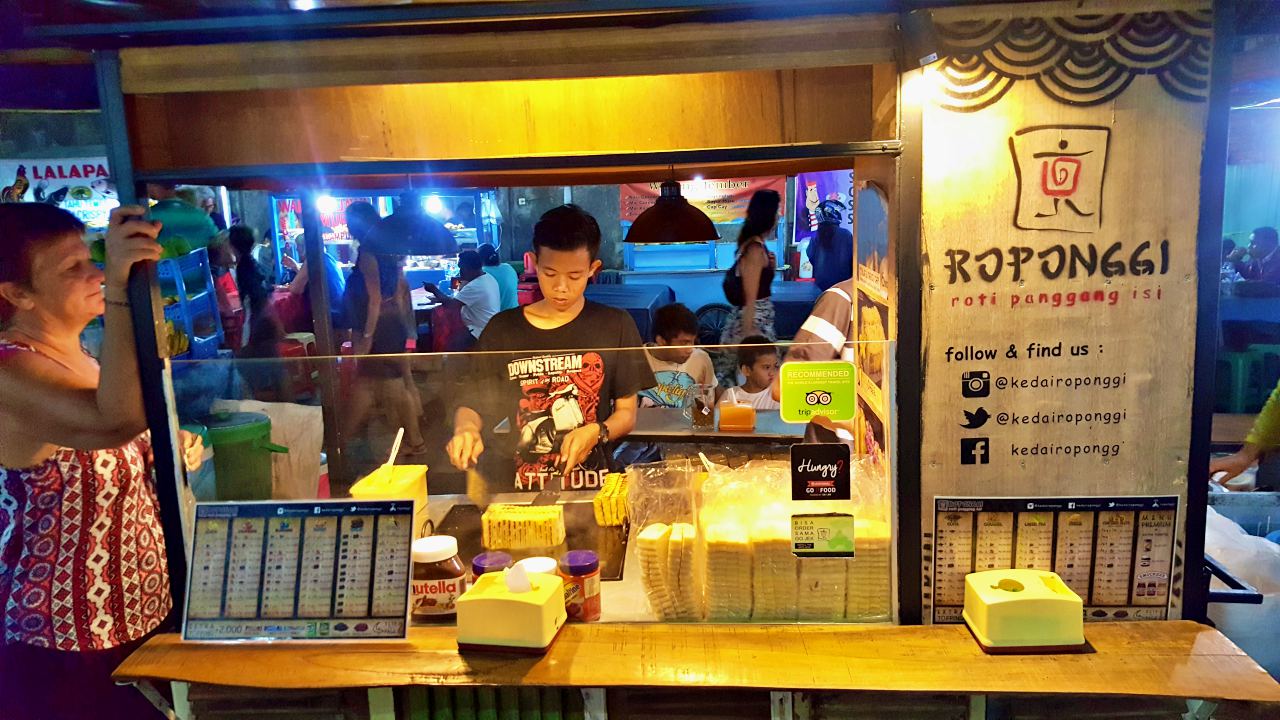 toast stall in sanur night market