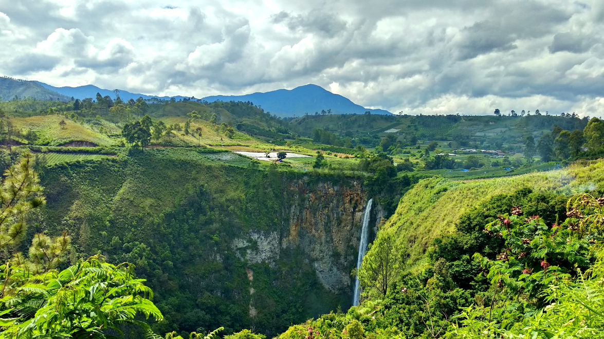 Mountain view from Sipiso-Piso