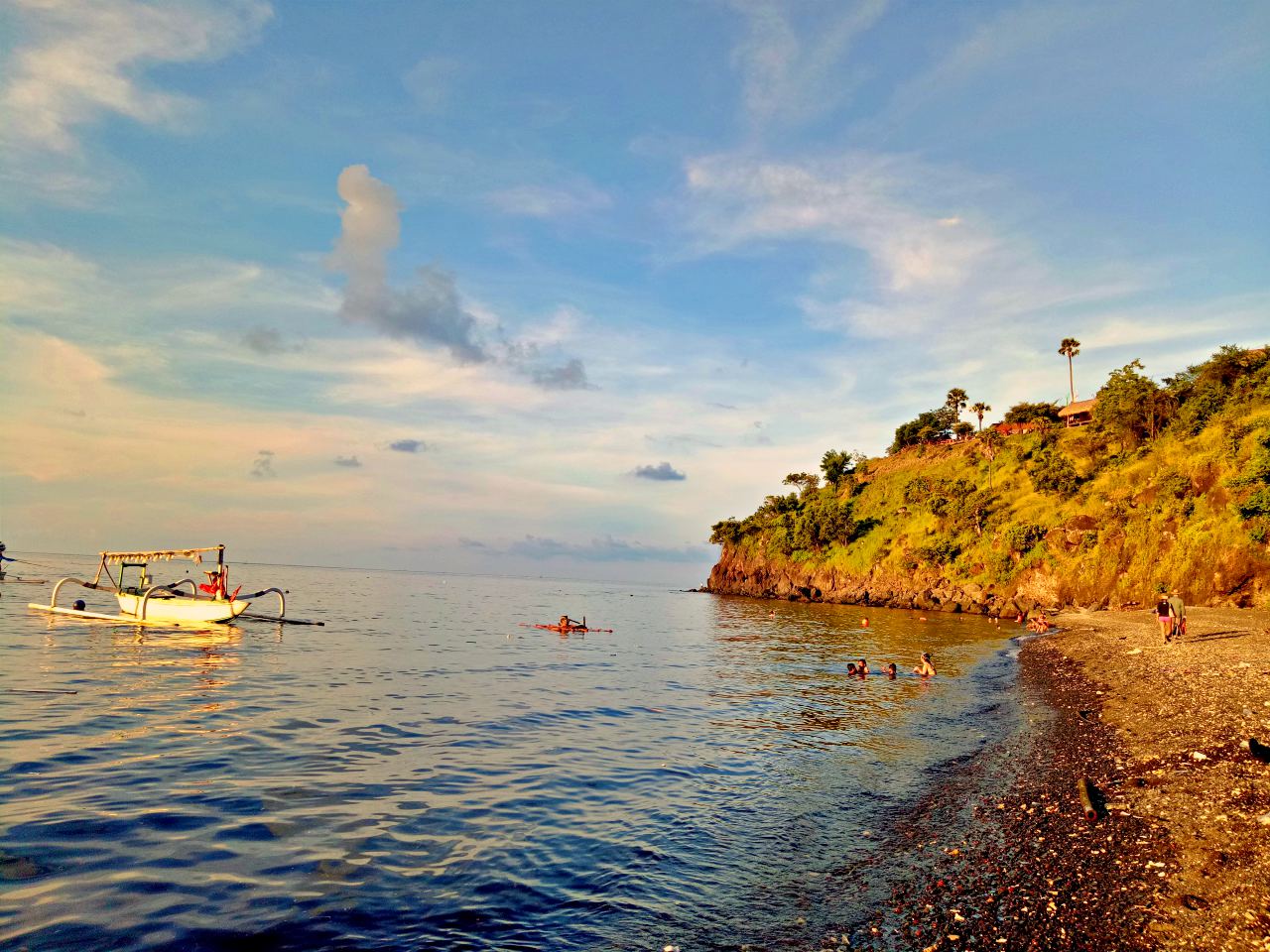 Jemeluk Bay Sunset Spot