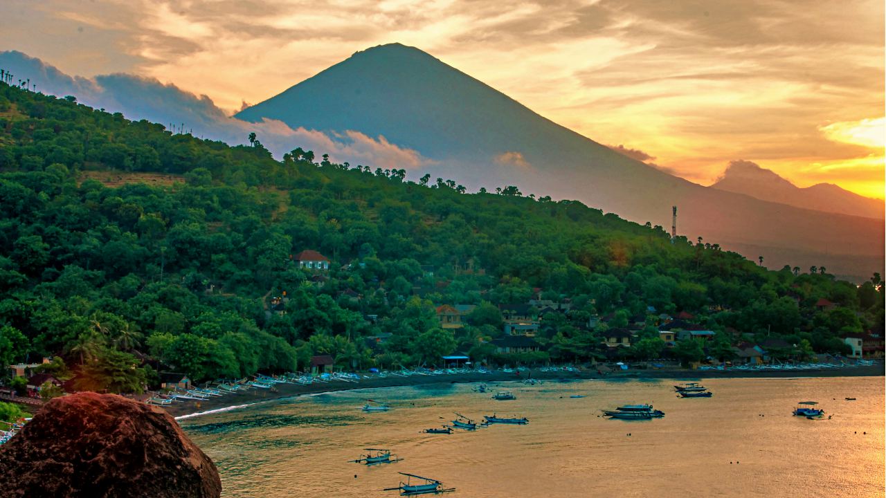 Jemeluk Bay Sunset Viewpoint