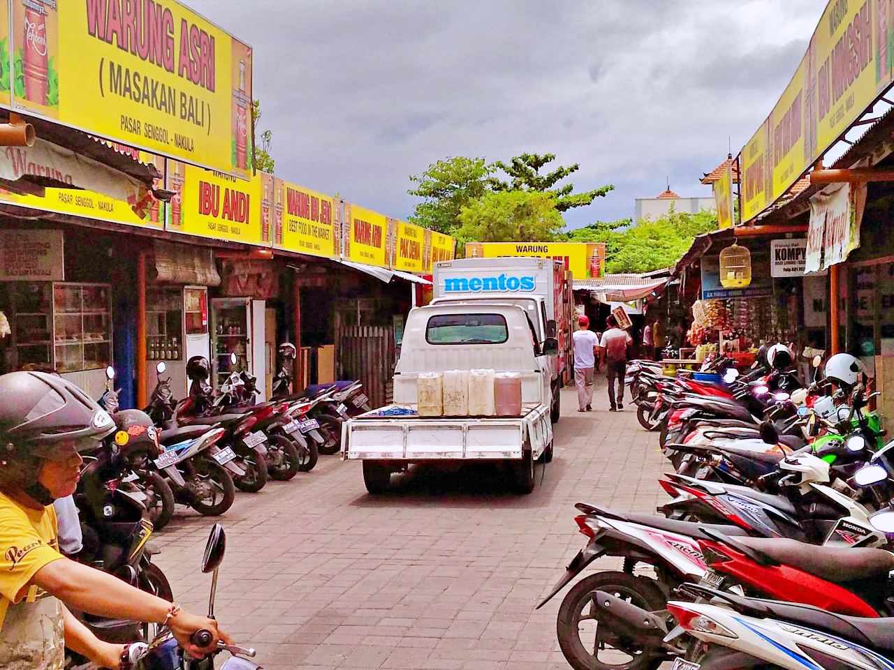 nakula night market parking space 