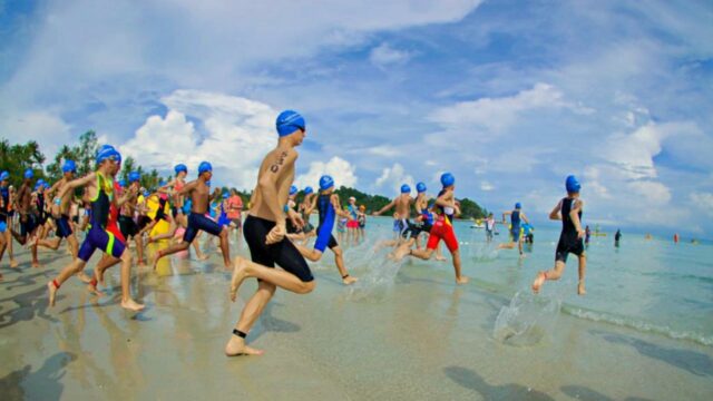 youth swimming race 