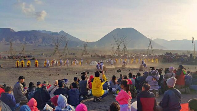 audience watching dance performance 