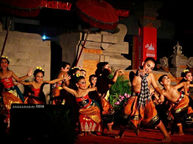 children performance buleleng festival