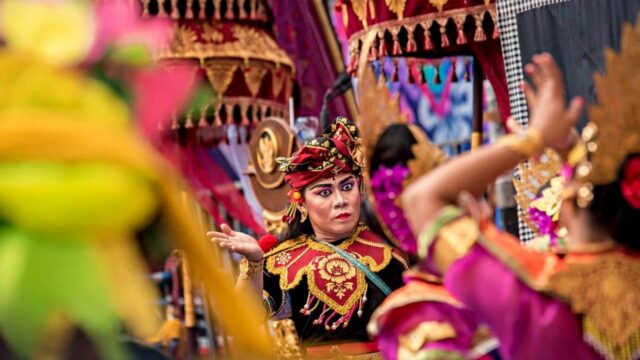 costume carnival buleleng festival