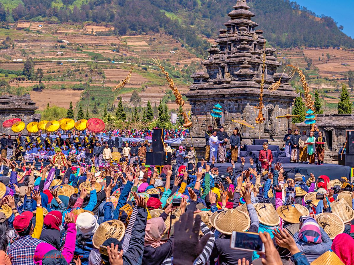 festiveness dieng culture festival