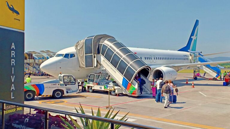 silk airlines at yogyakarta airport