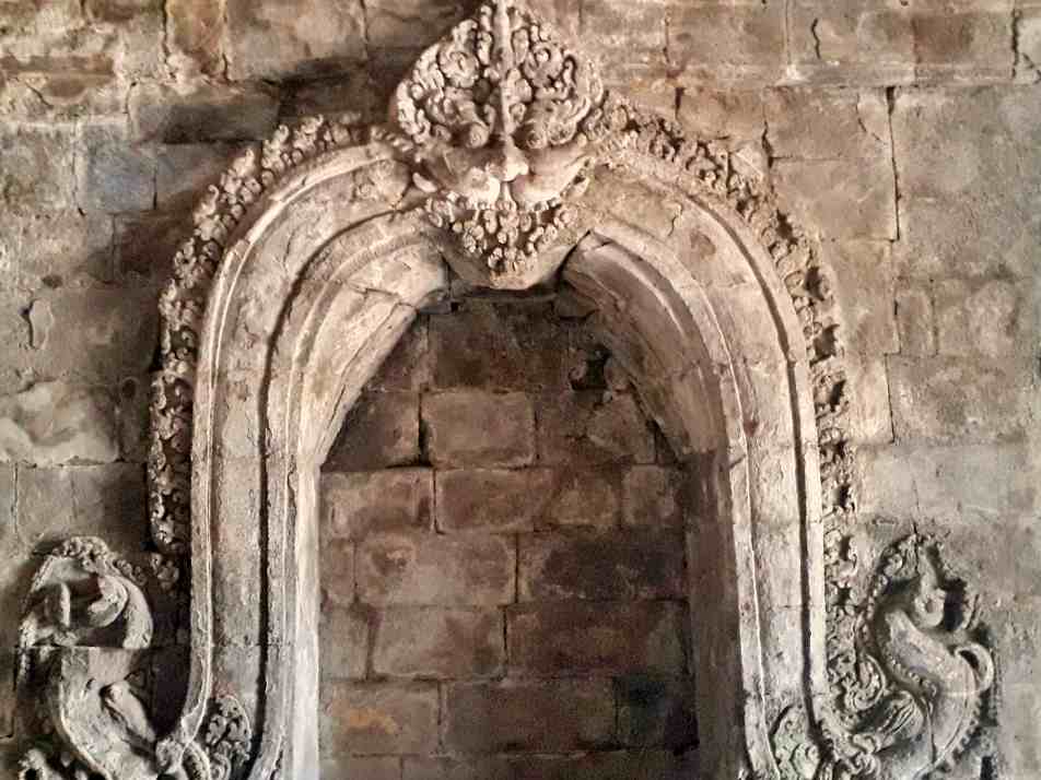 Frames inside the temple