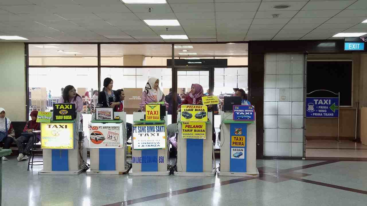 taxi stall surabaya airport 