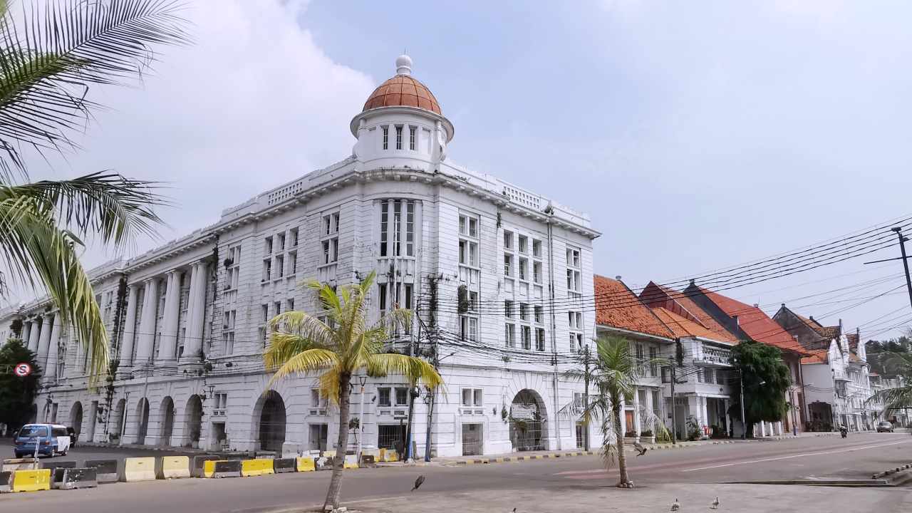 old building in jakarta old town 