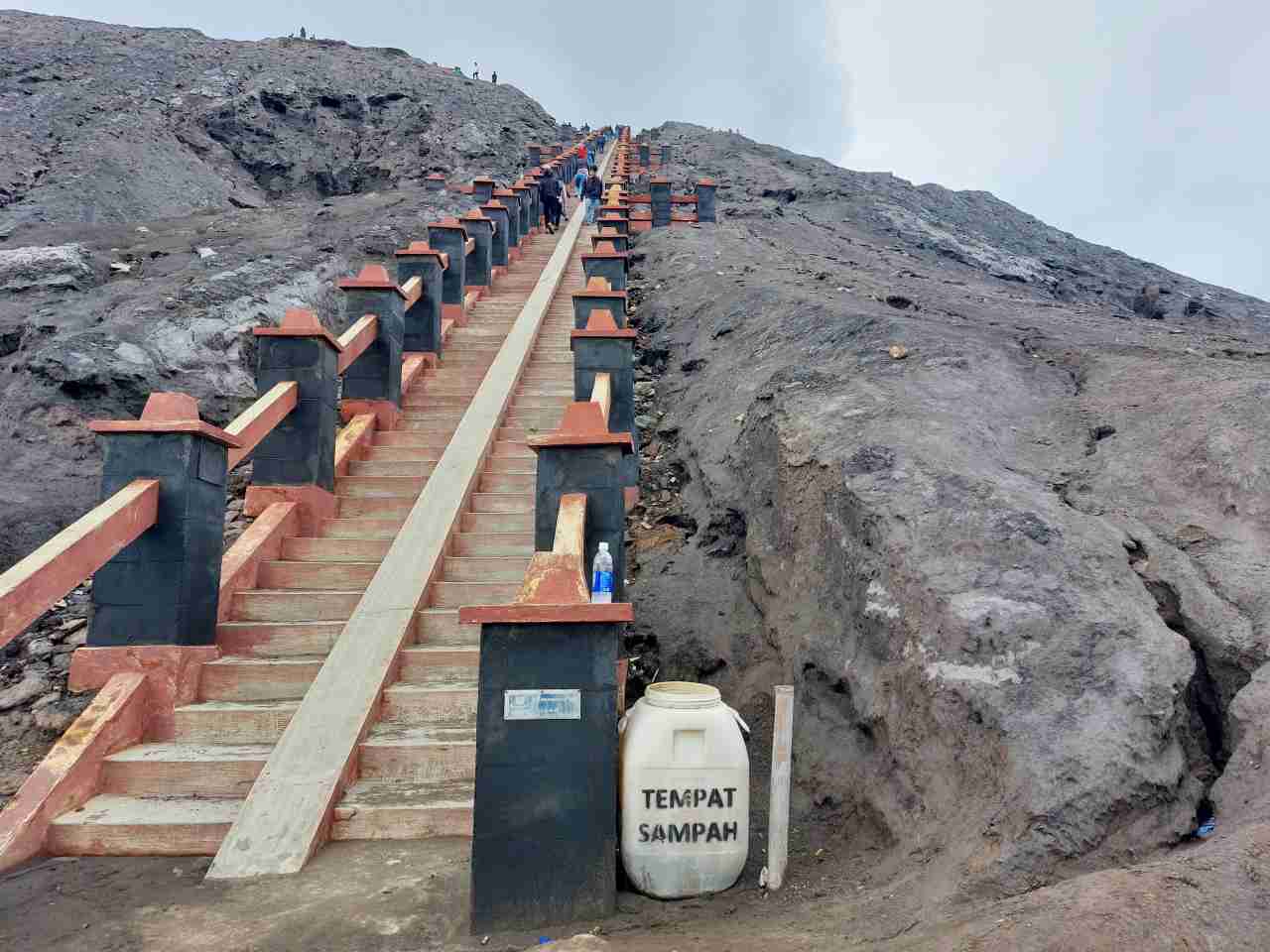 stairs to get to bromo crater