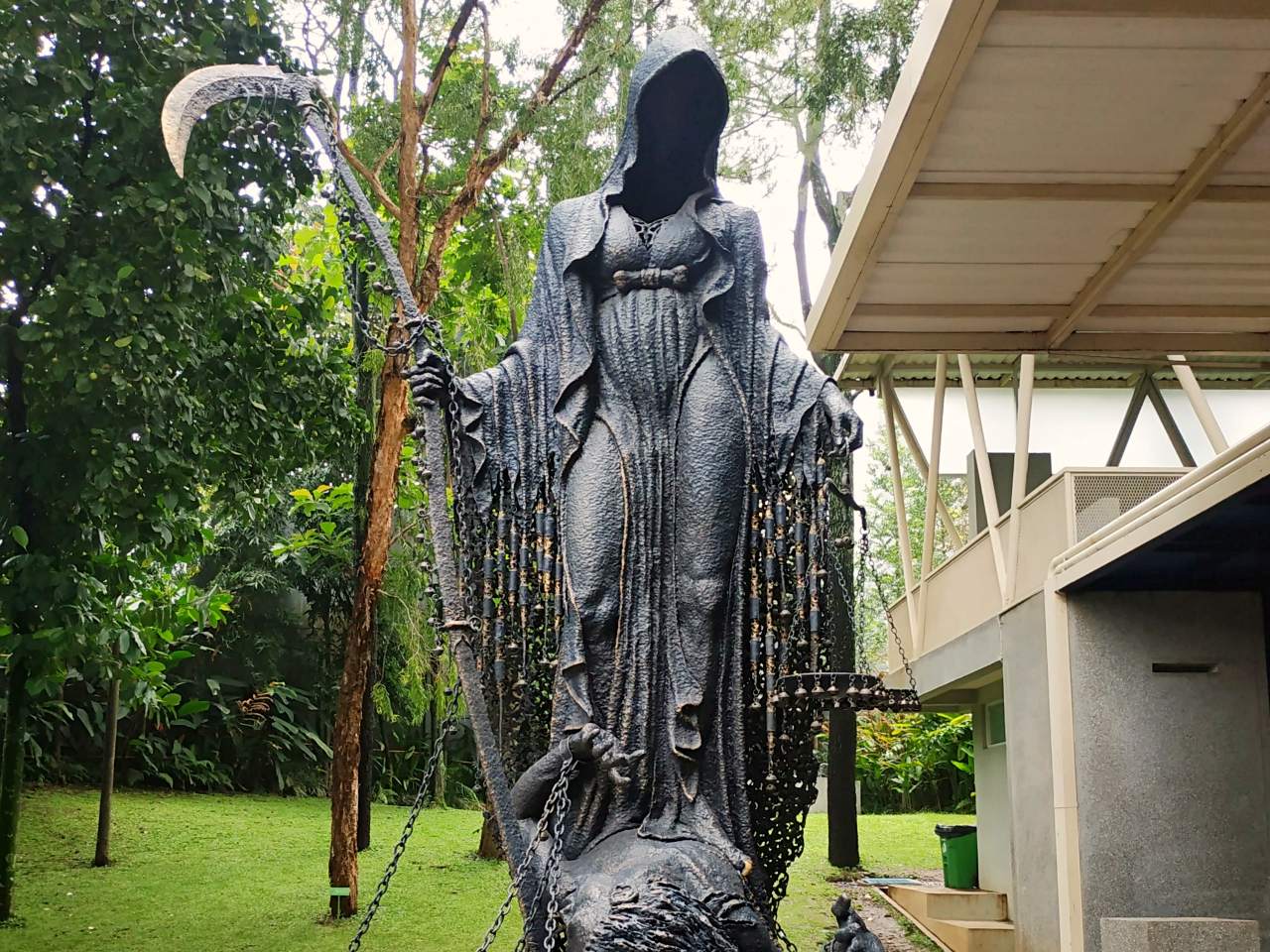 goddess of death nuart sculpture 