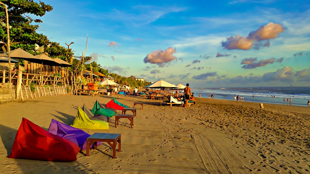 batu belig beach dusk time 