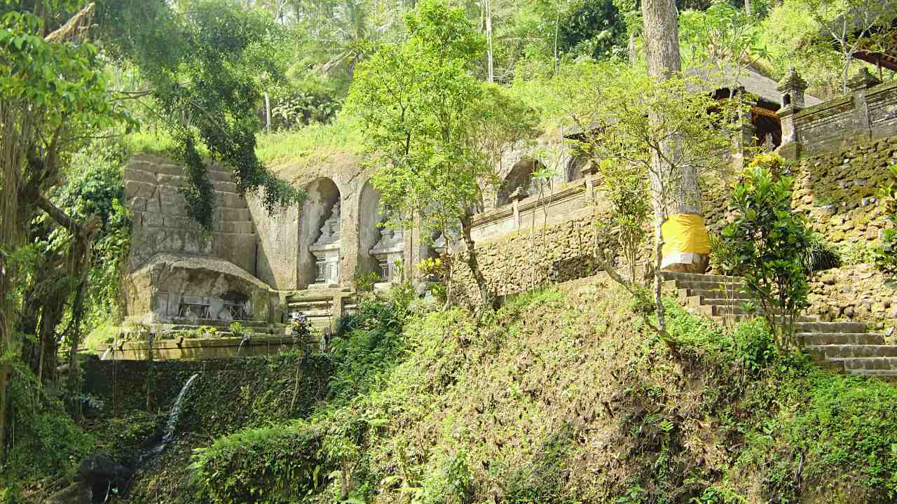 gunung kawi temple area 
