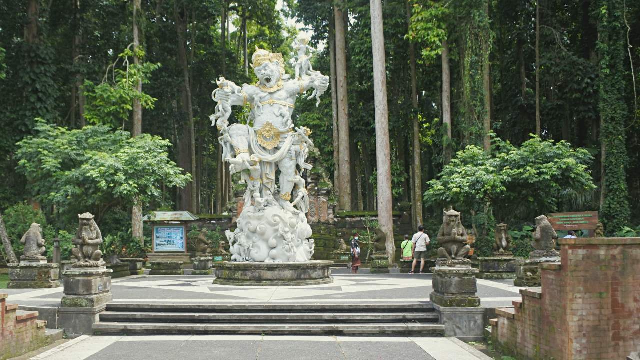 kumbakarna statue at sangeh monkey forest