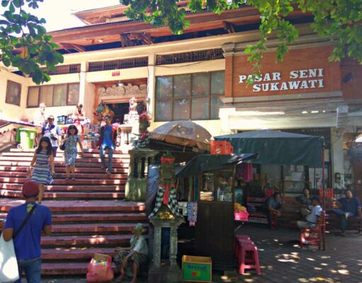 entrance to sukawati art market