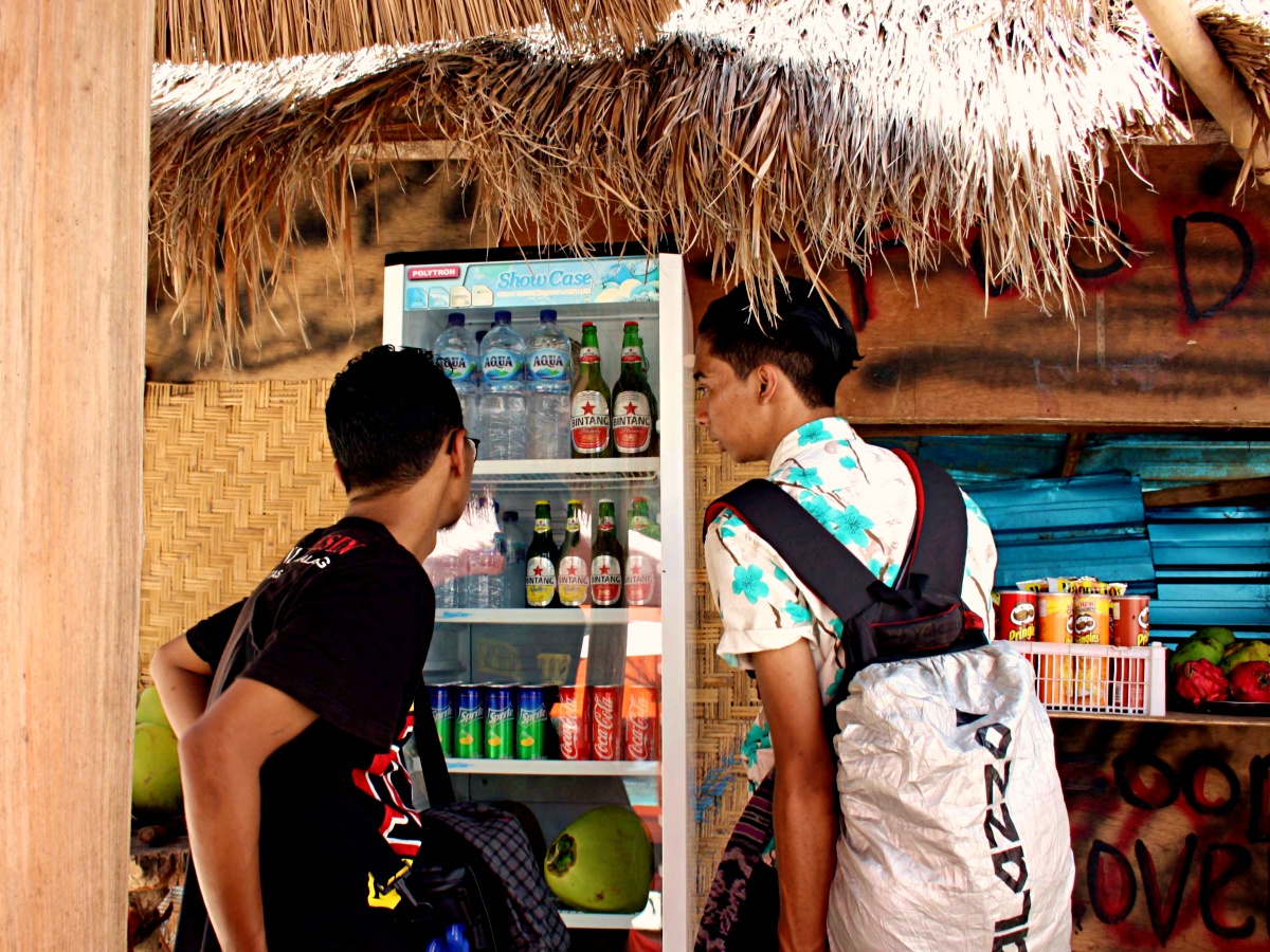 modest food stall 