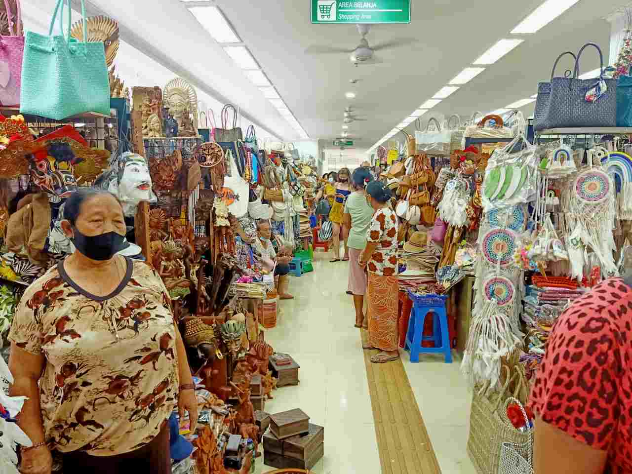 sukawati art market bags section 