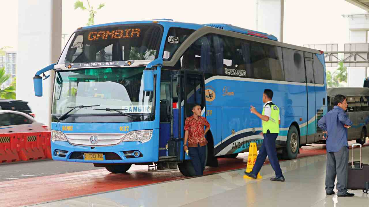 Jakarta airport to bandung damri bus