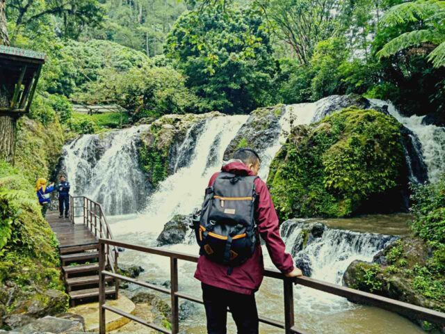 waterfall photo spot