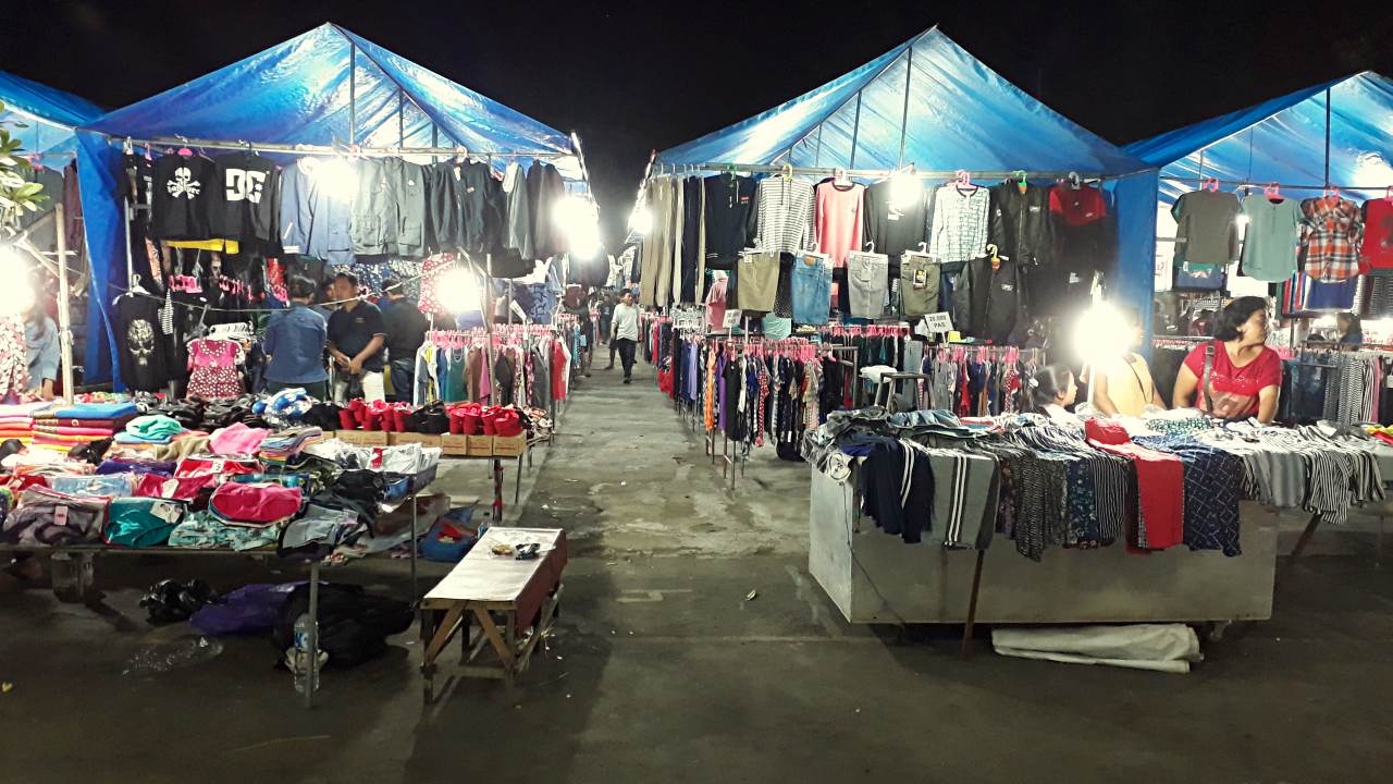 clothing section at Ubud night market 