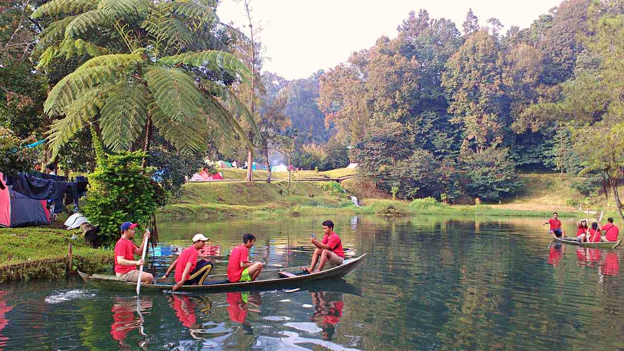 camping in mandalawangi 