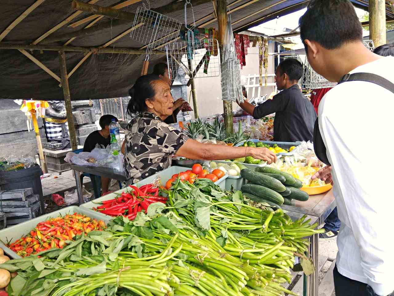 vegetable and spice in jimbaran fish market 