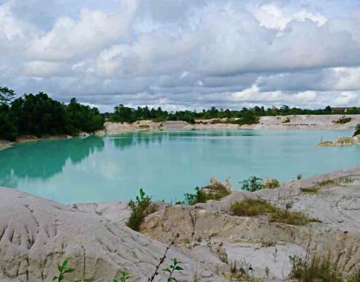 kaolin lake belitung