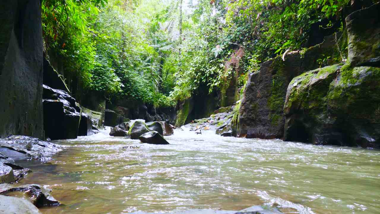 kanto lampo waterfall river 