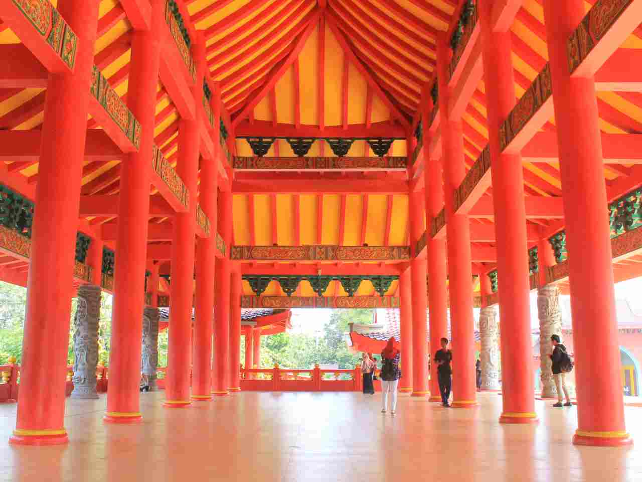 sam poo kong red vibrant temple 