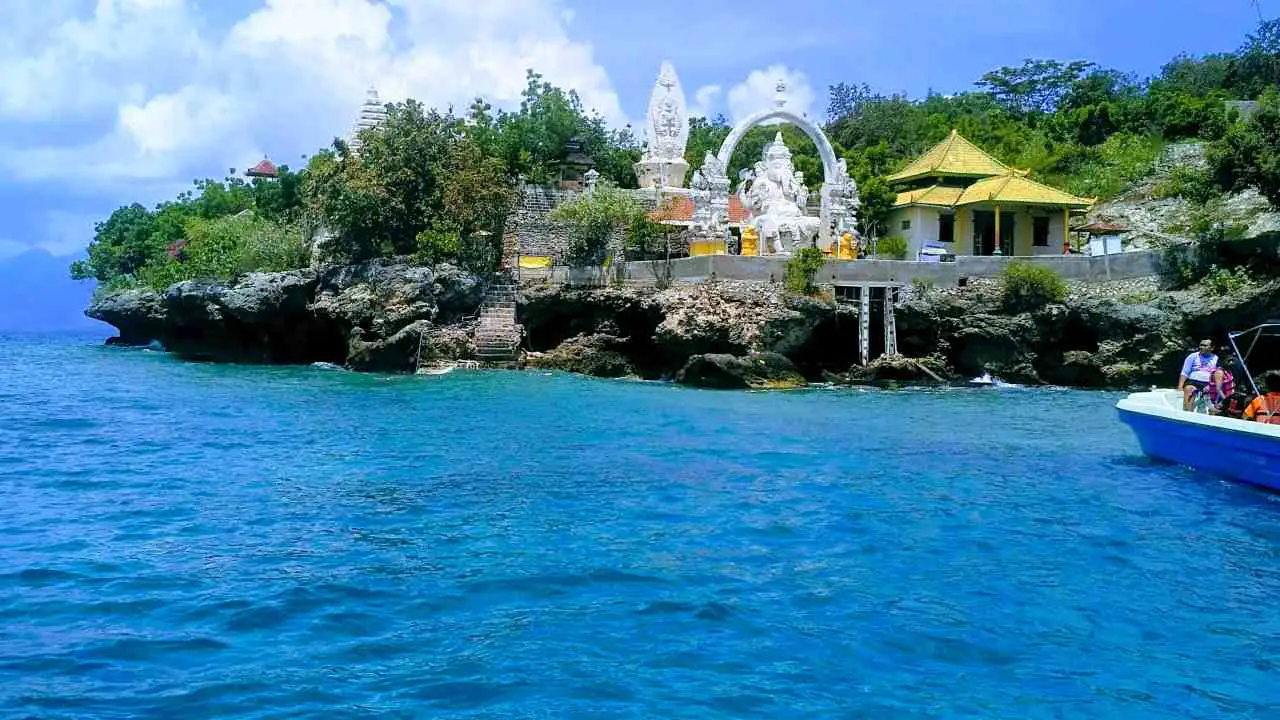 ganesha temple menjangan island