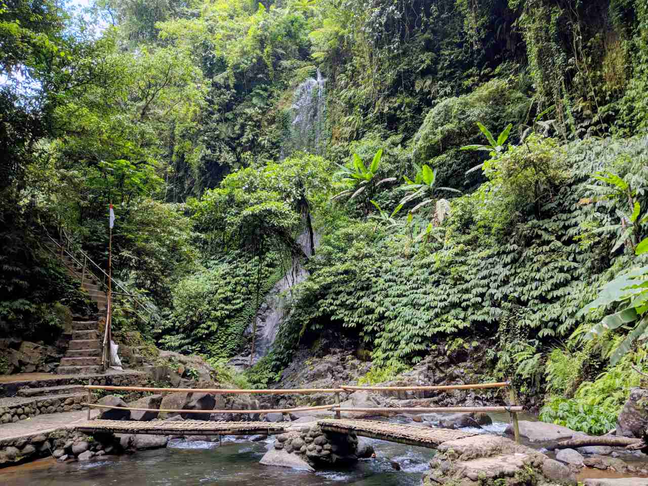 nungnung waterfall 