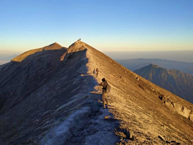 mount agung summit