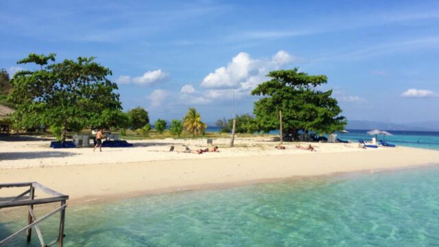 sunbathing in kanawa island
