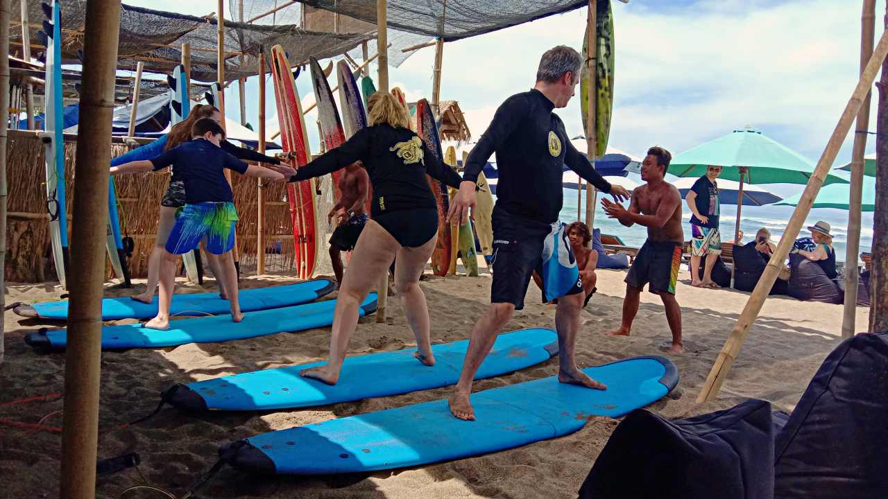 surfing lesson canggu beach